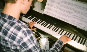 Gdzie kupić struny do pianina? Sprawdź najlepsze opcje i koszty