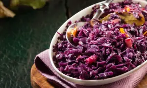 Salade de chou rouge : la recette parfaite, astuces & bienfaits