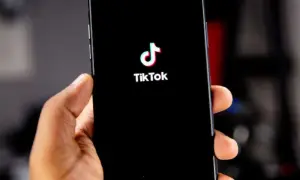 Dlaczego TikTok ucina zasięgi? Oto najważniejsze przyczyny i rozwiązania