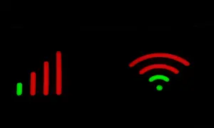 Wskaźniki sygnału: jeden pokazuje siłę połączenia (od zielonego do czerwonego), drugi symbol Wi-Fi. Dowiedz się, jak wzmocnić sygnał wifi.