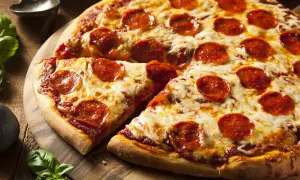 Ile kalorii ma pizza pepperoni? Zaskakujące różnice w kaloryczności