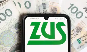 Telefon z logo ZUS na tle banknotów 100 zł. Czy to zapowiedź zmian w 800 plus?