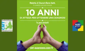10 anni di attesa per una diagnosi di CMT in Italia. Aiuta a ridurre i tempi. Logo European CMT Federation e ACMT Rete.