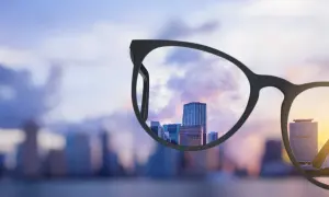 Okulary progresywne z fotochromem: Ile kosztują i jak wybrać mądrze?