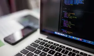 Laptop zwalnia? Sprawdź, jak go przyspieszyć za darmo i z inwestycją
