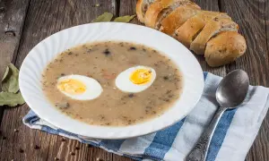 Żurek czy barszcz biały? Kluczowe różnice w składnikach
