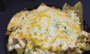 Nachos con queso en microondas: la receta definitiva sin fallos