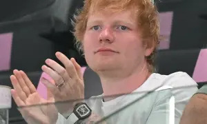 Z jakiego kraju pochodzi Ed Sheeran? Odkryj jego brytyjskie korzenie