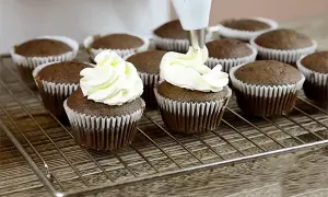 Jak zrobić muffinki z czekoladą - prosty przepis, który zachwyci każdego