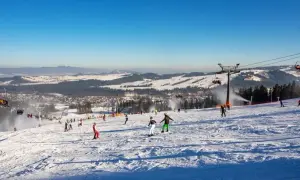 Gdzie na narty Dolny Śląsk? Odkryj najlepsze stacje i trasy narciarskie