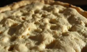 Ile powinno rosnąć ciasto na pizzę, aby uzyskać idealny smak?