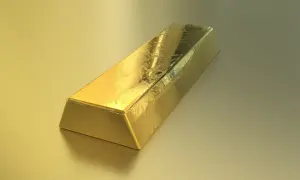 Sztabka złota, jak po dotyku Midasa. 14k co to znaczy? Czyste złoto, błyszczące i cenne.
