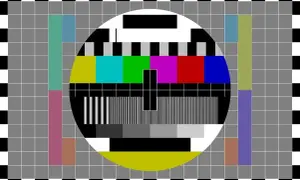 Brak sygnału telewizji naziemnej dzisiaj. Testowy obraz z kolorowymi pasami i szarościami.