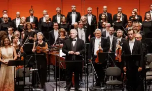 Orkiestra i chór przygotowują się do wykonania oper Stanisława Moniuszki.