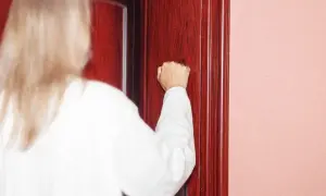Czy właściciel mieszkania może wejść do wynajmowanego lokalu bez zgody?