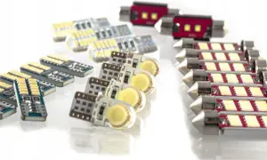 Zestaw żarówek LED do VW T5, idealny do wymiany oświetlenia przód. Różne typy żarówek.