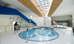 Nowoczesny basen z atrakcjami dla dzieci. Sprawdź oceanarium Toruń ceny biletów i zaplanuj rodzinny wypad!