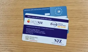 Karta EKUZ i karta Diety NFZ. EKUZ to Europejska Karta Ubezpieczenia Zdrowotnego, przydatna w podróży.