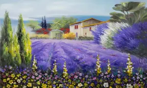 Peinture de la nature : un champ de lavande violette s'étend devant une maison provençale. Des cyprès verts et des fleurs colorées bordent le paysage.