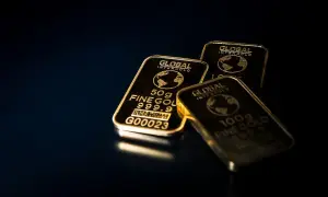 Trzy sztabki złota Global Intergold, 50g i 100g. Sprawdź skup sztabek złota cenę.