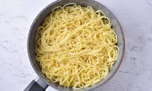 Wege spaghetti bolognese: Sekrety smaku umami i przepis krok po kroku