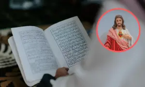Otwarta księga z arabskim pismem obok wizerunku Jezusa. Islam uznaje Jezusa za proroka, ale nie za syna Bożego.