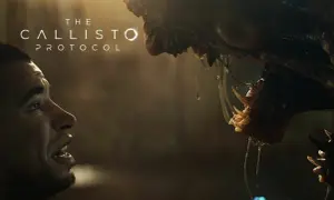 Przerażający potwór z The Callisto Protocol zbliża się do przerażonego bohatera. Poradnik pomoże Ci przetrwać.