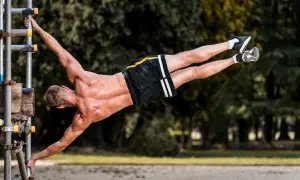 CrossFit czy Kalistenika? Porównanie, które pomoże Ci wybrać