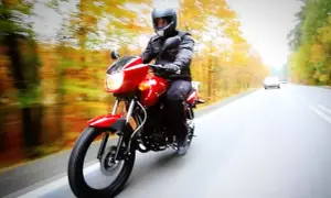 Czy można jeździć motorowerem na dowód? Sprawdź ważne przepisy
