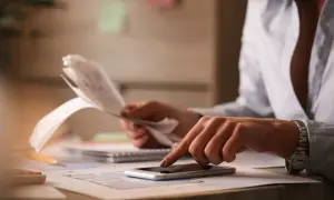 Jak wypełnić fakturę na ryczałcie bez błędów i stresu