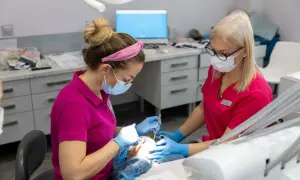 Ile po dentyście nie jeść? Przewodnik po diecie po zabiegach