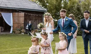 Jaki kolor sukienki na ślub cywilny? Inspiracje i porady