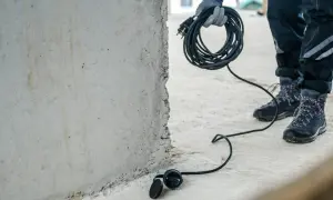 Kabel do betoniarki: Jak wybrać bezpieczny przedłużacz H07RN-F?