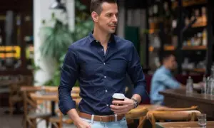 Jaka koszula do jeansów? Stwórz modny look bez błędów!