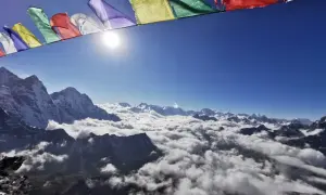Kiedy jechać do Nepalu? Poznaj najlepsze miesiące na podróż