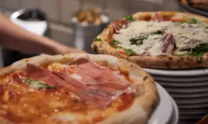 Kiedy jest dzień pizzy? Poznaj daty i tradycje na całym świecie
