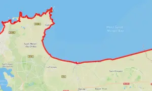 Carte d'un itinéraire cyclable longeant la côte de Saint-Malo à Cancale, puis vers le Mont Saint-Michel.
