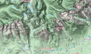 Mapa Tatr z zaznaczonymi szczytami, dolinami i schroniskami. Widoczna trasa na Gerlach.
