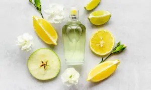 Jakie perfumy na lato – lekkie zapachy, które orzeźwią w upały