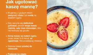 Pyszna kasza manna na mleku, udekorowana truskawkami i kruszonką, gotowa do podania na ciepło.