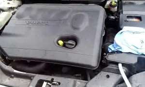 Volvo V50 DPF: Gdzie ukryto zbiornik płynu? Znajdź go sam!