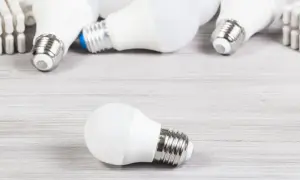 Ile prądu pobiera żarówka LEDowa? Zaskakujące oszczędności energii