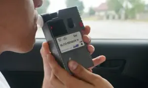 Policja i alkomat: Który wynik jest dowodem w sądzie?