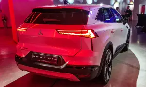 Nowy Mitsubishi Grandis 2025 z nowoczesnymi światłami LED i eleganckim tyłem.
