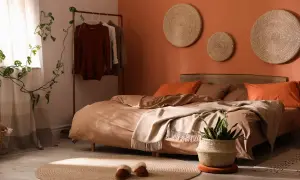 Co nad łóżkiem w sypialni? Pomysły, trendy i porady eksperta