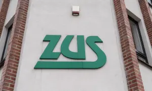 Znak ZUS na budynku. Dowiedz się, co trzeba złożyć do ZUS, aby otrzymać zasiłek chorobowy po ustaniu zatrudnienia.