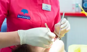 Gdzie znaleźć dentystę przyjmującego w sobotę? Sprawdź dostępne gabinety i usługi