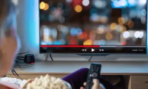 Jak połączyć telefon z telewizorem bezprzewodowo i uniknąć problemów