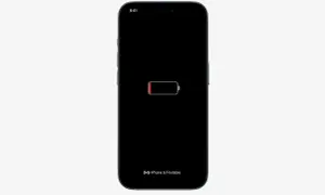 Wyłączony iPhone z ikoną niskiego poziomu baterii i napisem "iPhone Is Findable". Dowiedz się, jak znaleźć iPhone jak jest wyłączony.