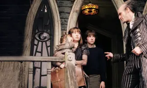 Seria niefortunnych zdarzeń: Mrok, humor i Netflix. Czy to dla Ciebie?